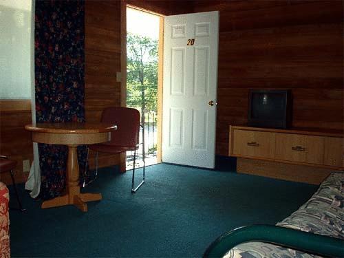 Riverview Lodge Wasaga Beach Rum bild